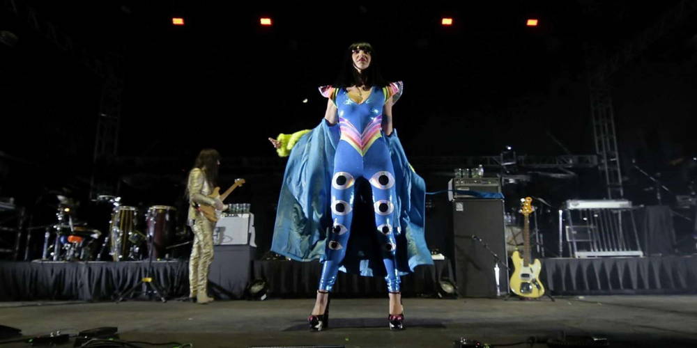 Style Icon Laura Lee - Outfits From Khruangbins' Latest 2021 Tour